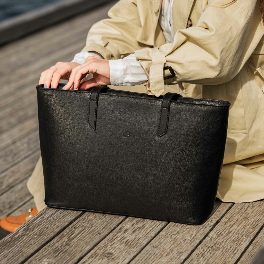 Tote Bag Nahast Käekott must lifestyle