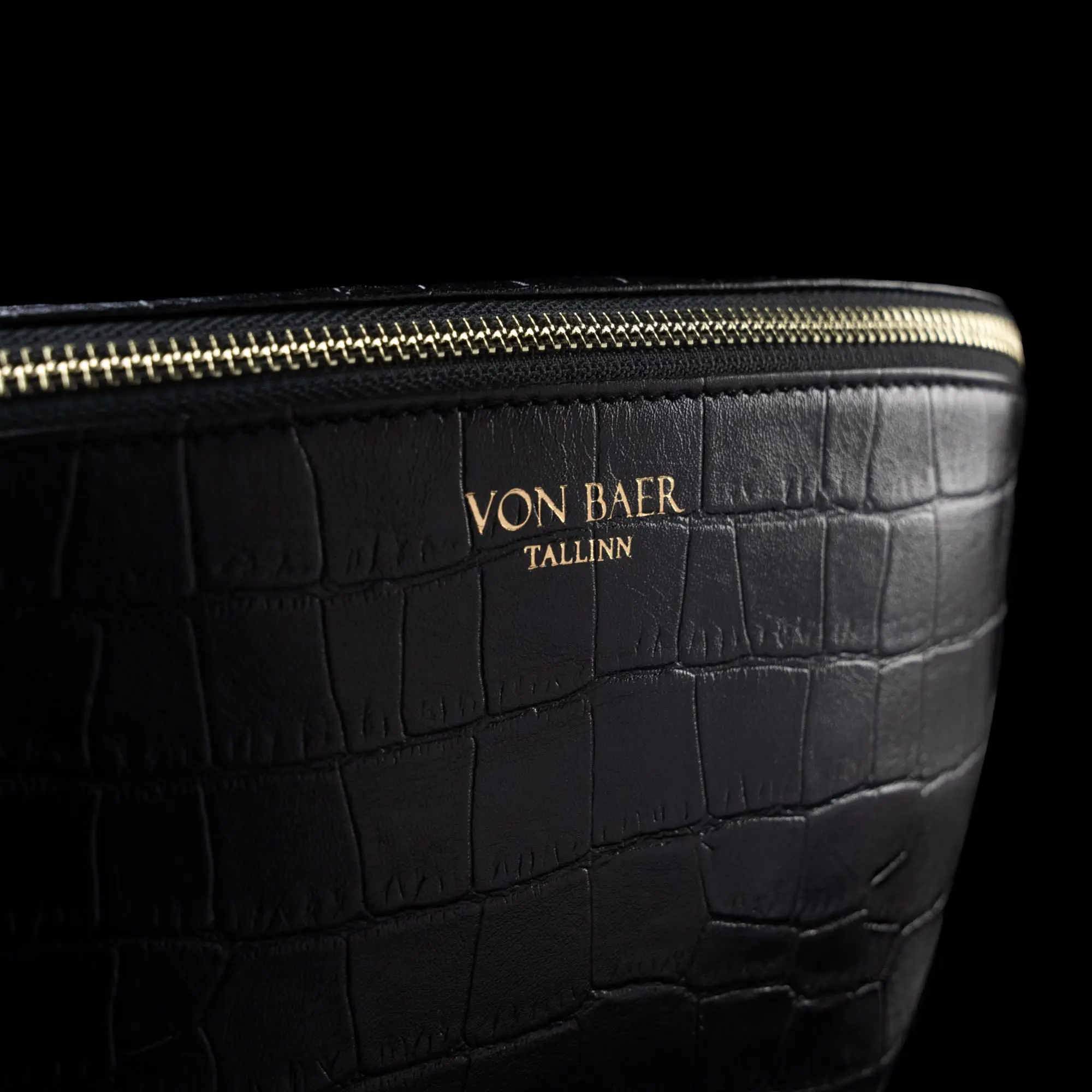 von baer tallinn iconic nahast luksuslik vöökott kõhukott naistele kuldne logo