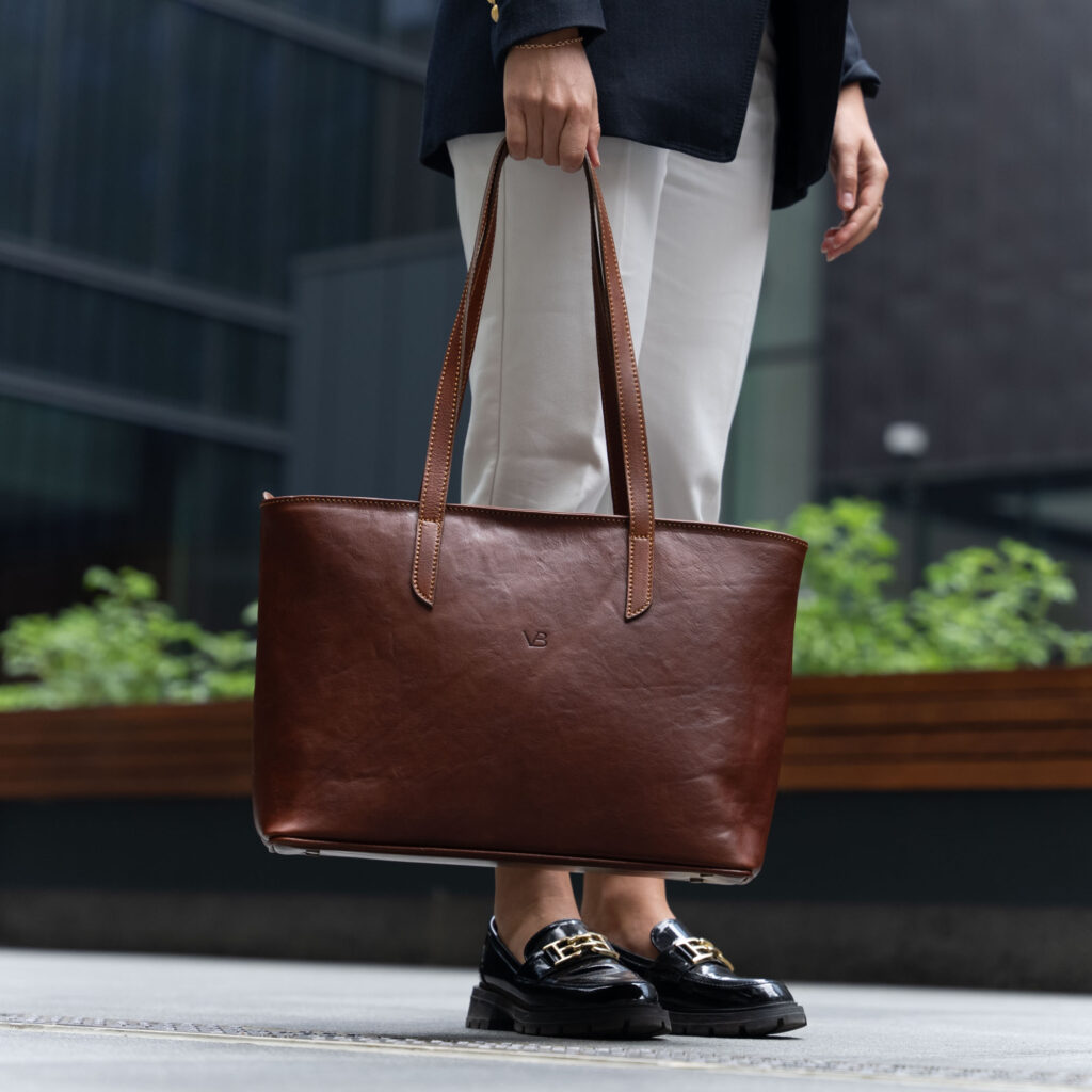 von baer elegance suur premium nahast käekott pruun eesti disain töö jaoks